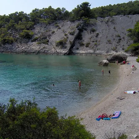 Punta Milna Apartman *