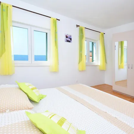 Punta Milna Daire Hvar Town