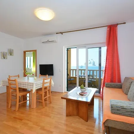 Punta Milna Apartman *